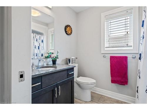 8 Brookfield Avenue, Ingersoll, ON - Indoor Photo Showing Bathroom