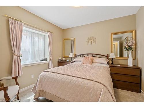 8 Brookfield Avenue, Ingersoll, ON - Indoor Photo Showing Bedroom