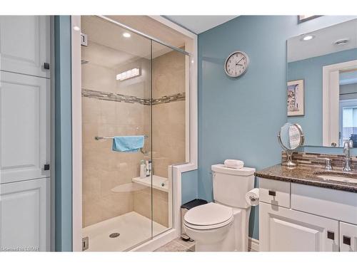 8 Brookfield Avenue, Ingersoll, ON - Indoor Photo Showing Bathroom