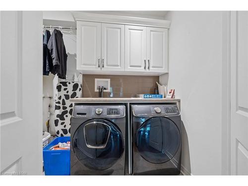 8 Brookfield Avenue, Ingersoll, ON - Indoor Photo Showing Laundry Room