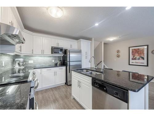 3413 Castle Rock Place, London, ON - Indoor Photo Showing Kitchen With Double Sink