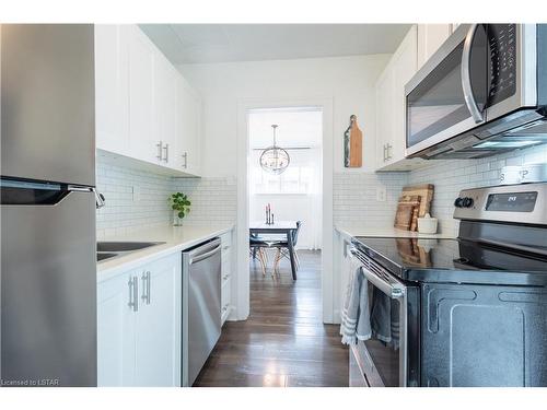 124 Raywood Avenue, London, ON - Indoor Photo Showing Kitchen