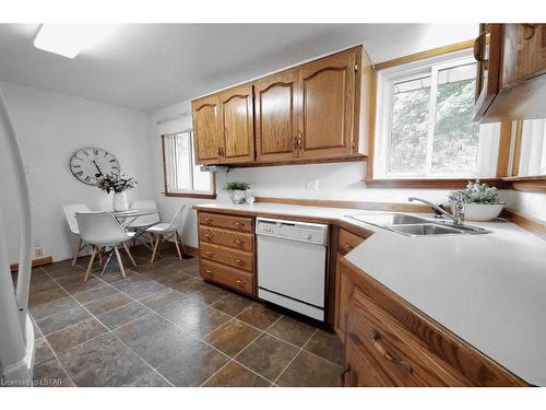 52 Arcadia Crescent, London, ON - Indoor Photo Showing Kitchen With Double Sink