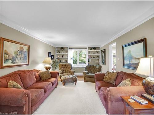 43 Dunsmoor Road, London, ON - Indoor Photo Showing Living Room