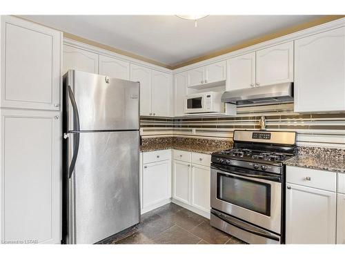 4987 Malden Road, Windsor, ON - Indoor Photo Showing Kitchen