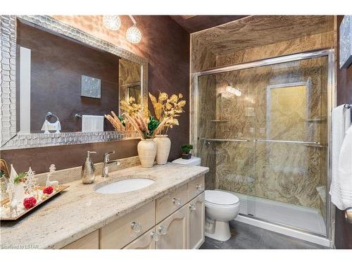 4987 Malden Road, Windsor, ON - Indoor Photo Showing Bathroom