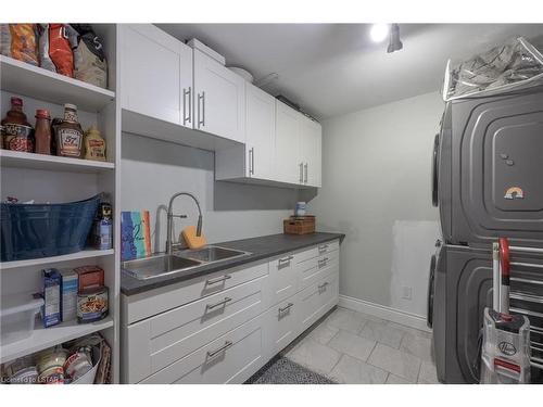 1453 Kostis Avenue, London, ON - Indoor Photo Showing Laundry Room