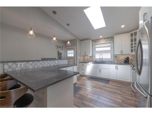 1453 Kostis Avenue, London, ON - Indoor Photo Showing Kitchen With Upgraded Kitchen