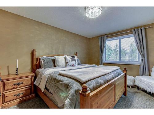 1448 Mickleborough Drive, London, ON - Indoor Photo Showing Bedroom