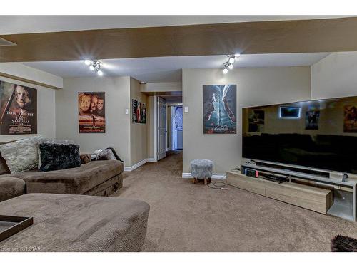 1448 Mickleborough Drive, London, ON - Indoor Photo Showing Living Room