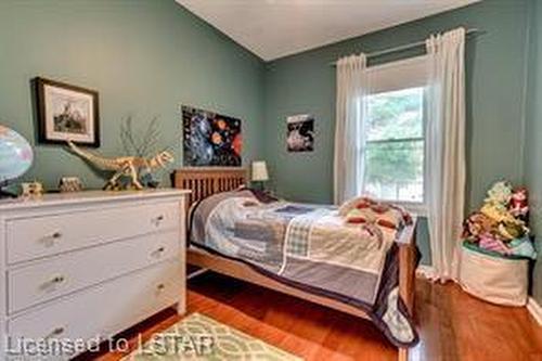 230 Edinburgh Street, London, ON - Indoor Photo Showing Bedroom