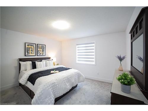 1623 Chelton Court, London, ON - Indoor Photo Showing Bedroom