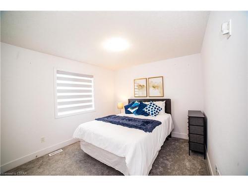 1623 Chelton Court, London, ON - Indoor Photo Showing Bedroom