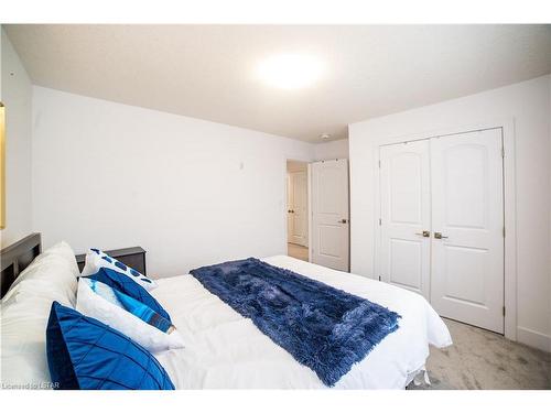 1623 Chelton Court, London, ON - Indoor Photo Showing Bedroom