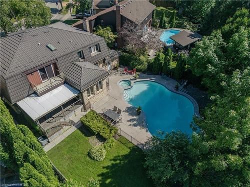 134 Parks Edge Crescent, London, ON - Outdoor With In Ground Pool