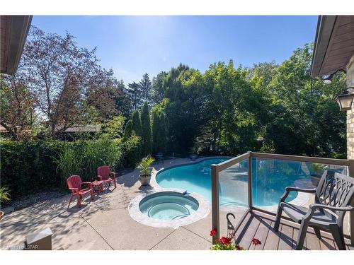 134 Parks Edge Crescent, London, ON - Outdoor With In Ground Pool With Backyard