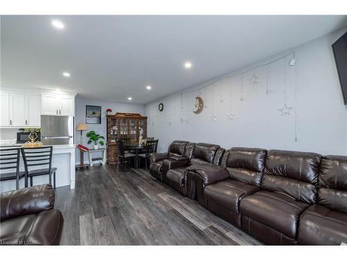 301-1590 Ernest Avenue, London, ON - Indoor Photo Showing Living Room