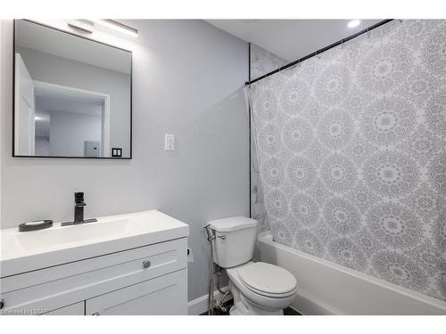 301-1590 Ernest Avenue, London, ON - Indoor Photo Showing Bathroom