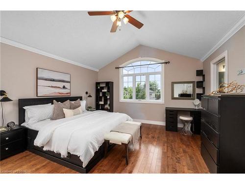 1494 Lawson Road, London, ON - Indoor Photo Showing Bedroom