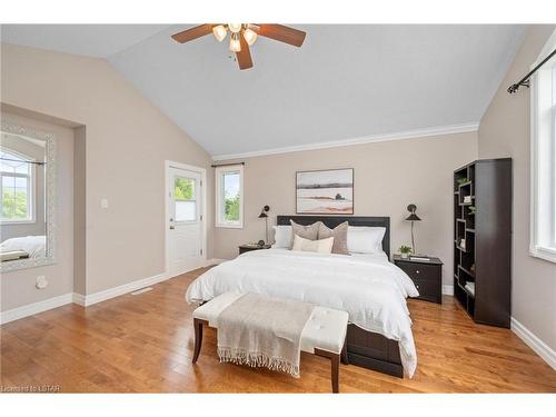 1494 Lawson Road, London, ON - Indoor Photo Showing Bedroom