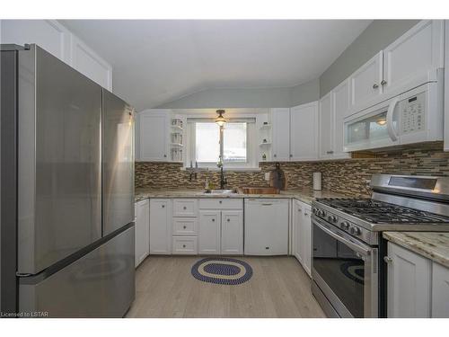 948 Princess Avenue, London, ON - Indoor Photo Showing Kitchen