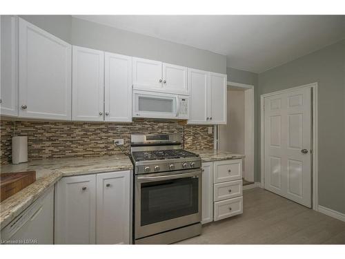 948 Princess Avenue, London, ON - Indoor Photo Showing Kitchen