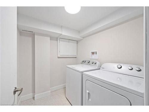 8 Eastman Avenue, London, ON - Indoor Photo Showing Laundry Room