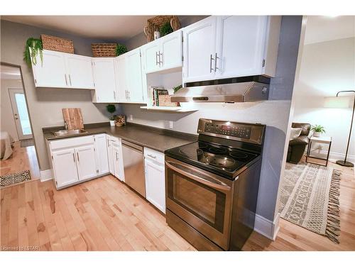 67 Briscoe Street E, London, ON - Indoor Photo Showing Kitchen