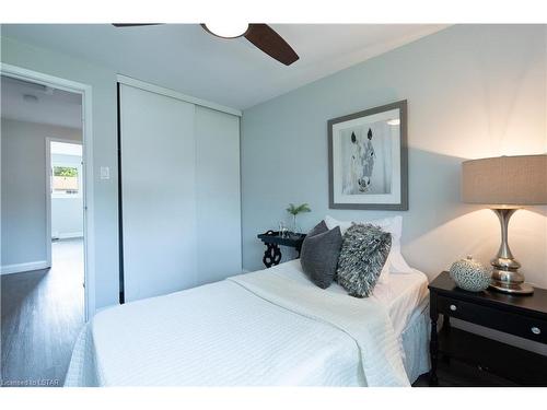 70-166 Southdale Road, London, ON - Indoor Photo Showing Bedroom