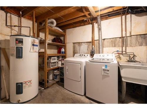 70-166 Southdale Road, London, ON - Indoor Photo Showing Laundry Room