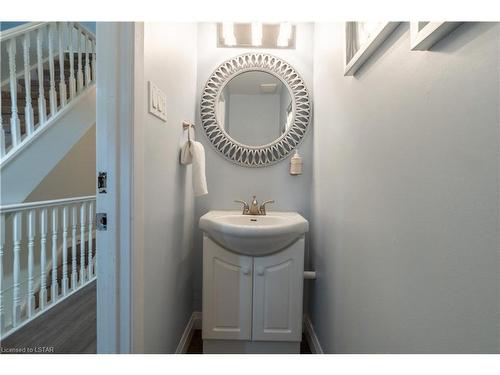 70-166 Southdale Road, London, ON - Indoor Photo Showing Bathroom