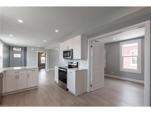 62 Sackville Street, London, ON - Indoor Photo Showing Kitchen