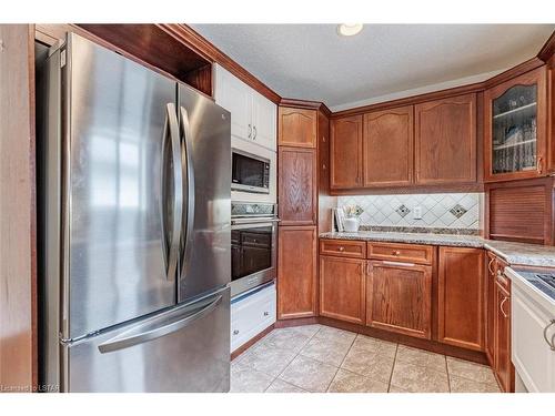 1741 Jubilee Drive, London, ON - Indoor Photo Showing Kitchen