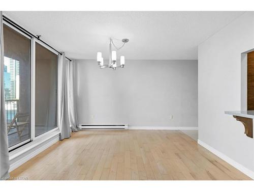 705-155 Kent Street, London, ON - Indoor Photo Showing Other Room