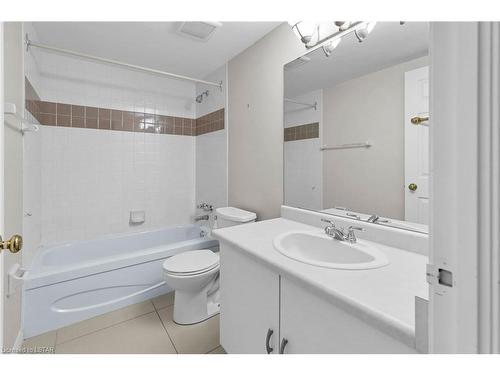 705-155 Kent Street, London, ON - Indoor Photo Showing Bathroom