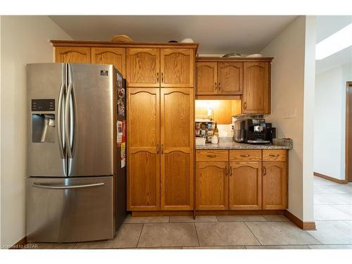 38 Kingsbridge Street, London, ON - Indoor Photo Showing Kitchen