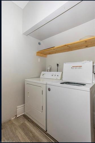 621 Dufferin Avenue, London, ON - Indoor Photo Showing Laundry Room