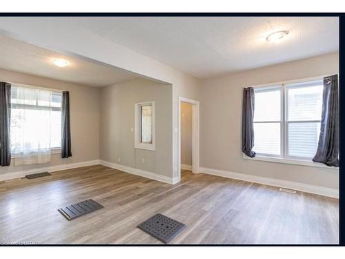 621 Dufferin Avenue, London, ON - Indoor Photo Showing Other Room