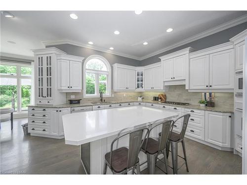 106 Fitzwilliam Boulevard, London, ON - Indoor Photo Showing Kitchen