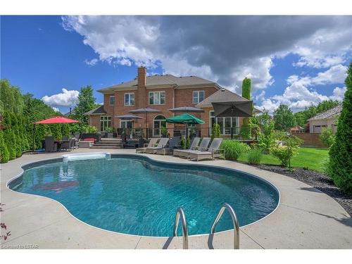 106 Fitzwilliam Boulevard, London, ON - Outdoor With In Ground Pool With Backyard