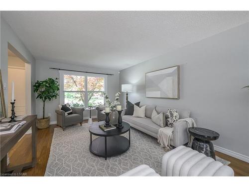 177 Gatineau Road, London, ON - Indoor Photo Showing Living Room