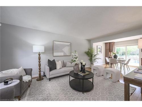 177 Gatineau Road, London, ON - Indoor Photo Showing Living Room