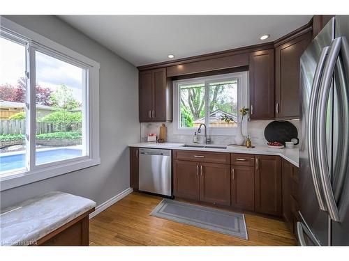 177 Gatineau Road, London, ON - Indoor Photo Showing Kitchen With Stainless Steel Kitchen