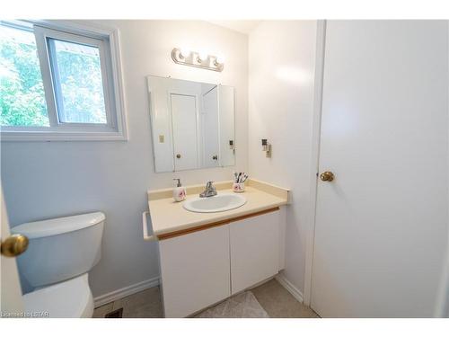 58-1318 Highbury Avenue N, London, ON - Indoor Photo Showing Bathroom