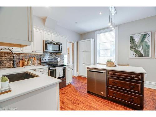 793 William Street, London, ON - Indoor Photo Showing Kitchen