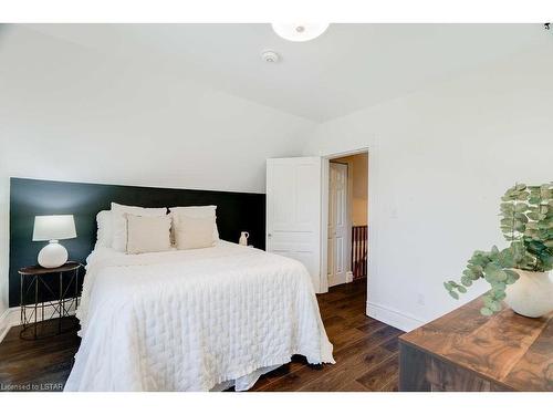 793 William Street, London, ON - Indoor Photo Showing Bedroom