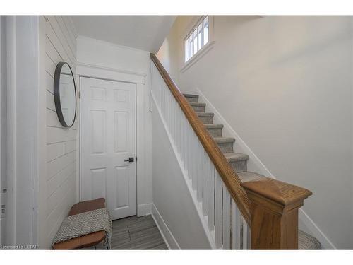 92 Springbank Drive, London, ON - Indoor Photo Showing Other Room