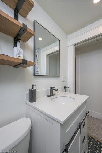 92 Springbank Drive, London, ON - Indoor Photo Showing Bathroom