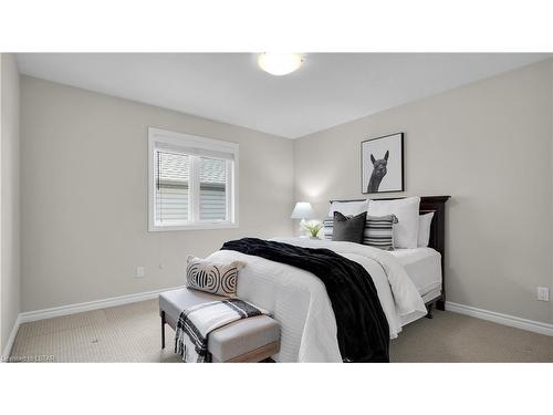 860 Talisman Crescent, London, ON - Indoor Photo Showing Bedroom