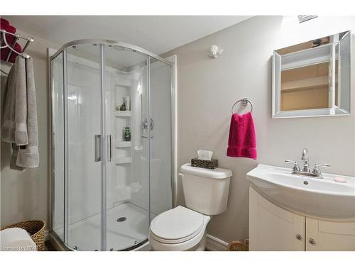 35-50 Fiddlers Green Road, London, ON - Indoor Photo Showing Bathroom